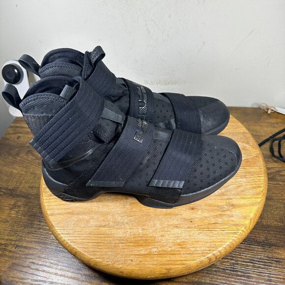 Black Lebron Zoom Soldier 10 Triple Black Men's Size 9.5 Shoes 844374-001